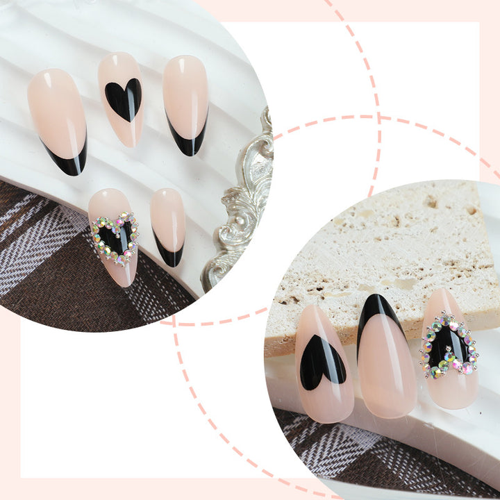 Künstlerisches Press-On Nagelset mit Herz- und Edelstein-Details Karnz