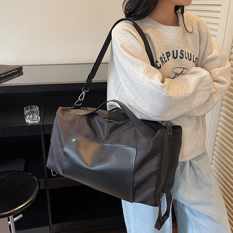 Geräumige Reisetasche mit mehreren Fächern Karnz