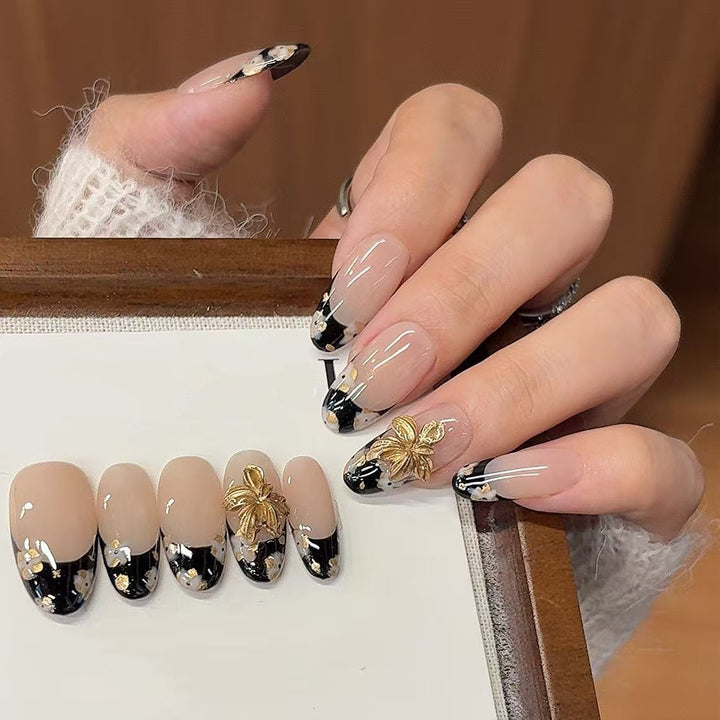 Elegante Blumendruck-Nagelkunst Karnz
