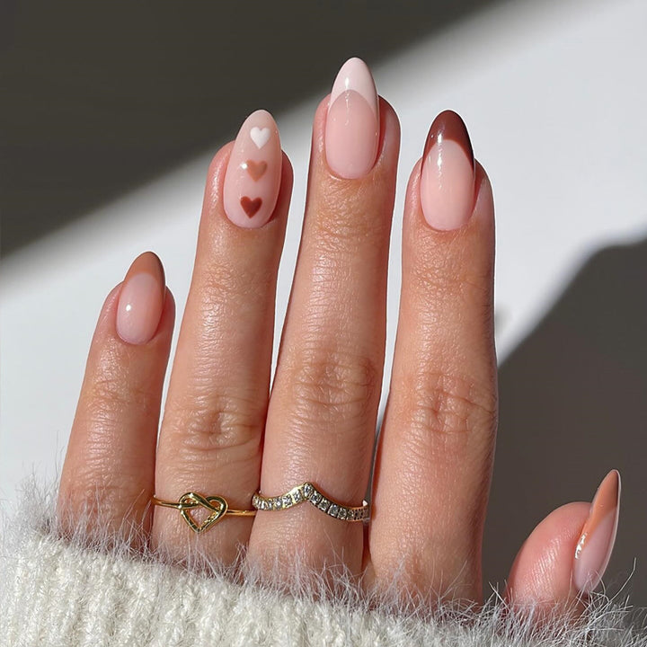 Künstlerisches Herz-verzierte Press-On Nail Set Karnz