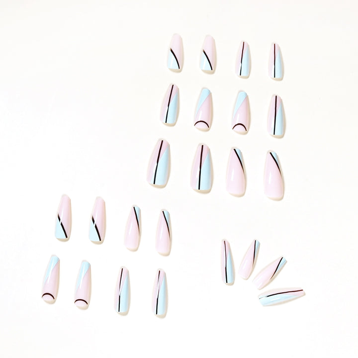 Kunstvolle Acryl-Nägel mit geometrischem Design Karnz