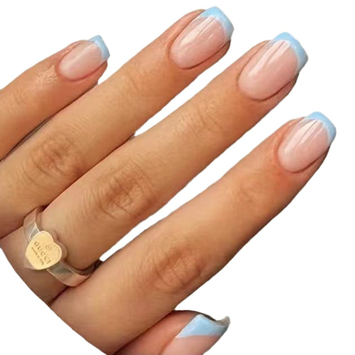 Chic French Tip Nagelkunst