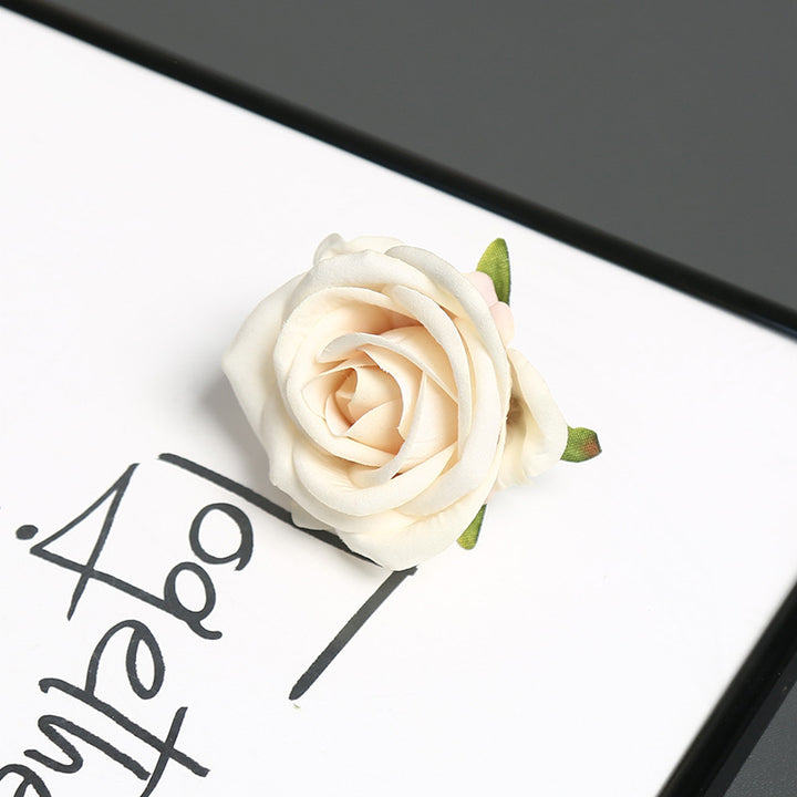 Elegante Seidenrosen-Nadel für dekorative Zwecke