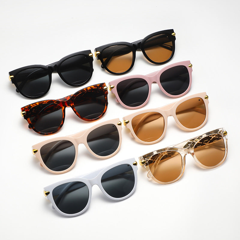 Damen Designer-Sonnenbrille mit innovativem, detailliertem Rahmen Karnz