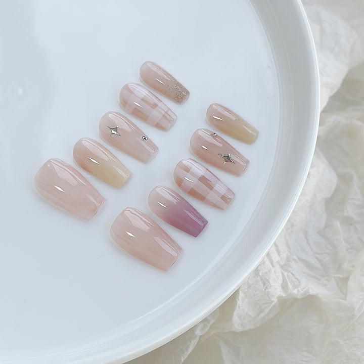 Elegantes Press-On Nagelkunstset mit glitzernden Akzenten
