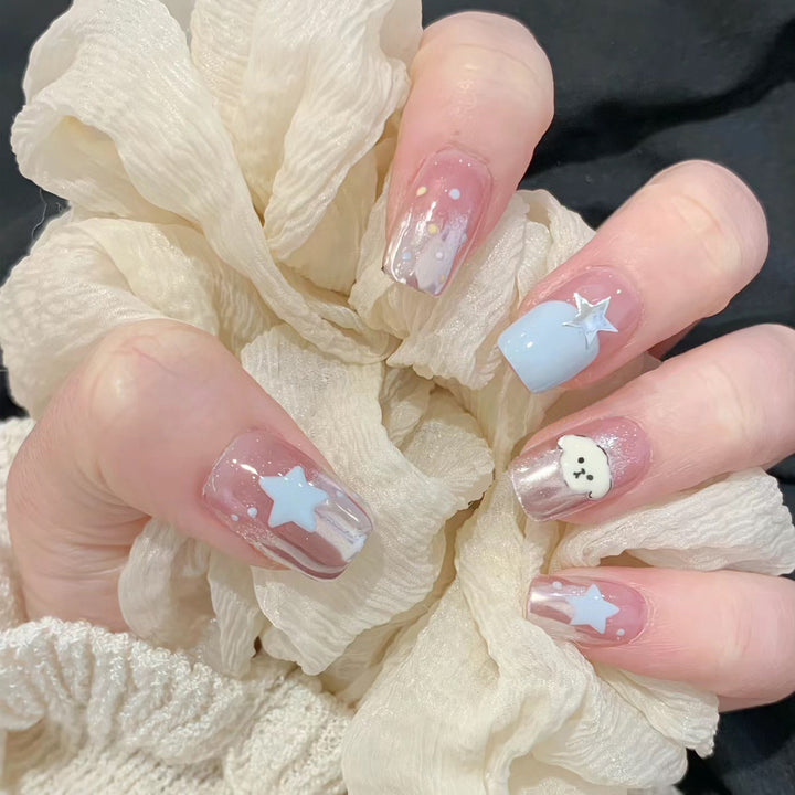 Kreatives Künstlerisches Press-On Nageldesign Karnz