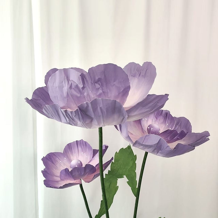 Dekorativer Papierblumenarrangement