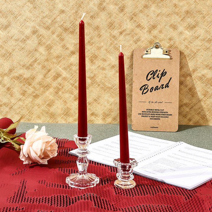 Geruchloses Slim Taper Kerzenpaar mit klaren Kristallglas-Kerzenhaltern