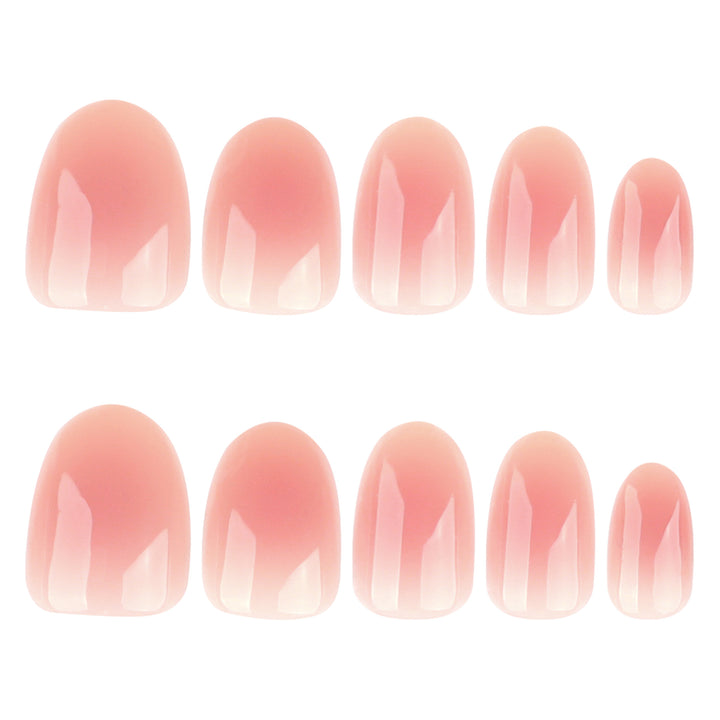Kunstvolle Gel-Nägel mit elegantem Hochglanz-Finish Karnz