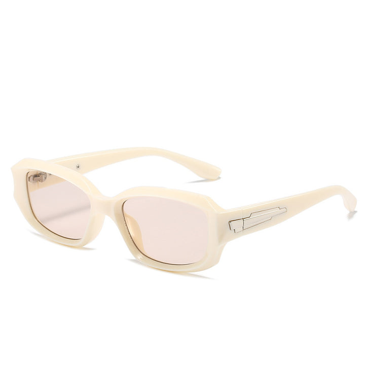 Retro-inspirierte winkelförmige Sonnenbrille mit einzigartigen dekorativen Details Karnz