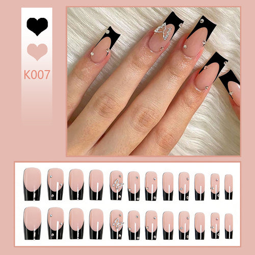 Künstliche Nageltips mit eleganten Design Karnz
