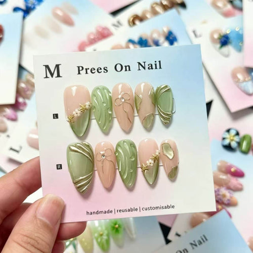 Handgemachtes Press-On Nagelkunstset mit botanischem Design