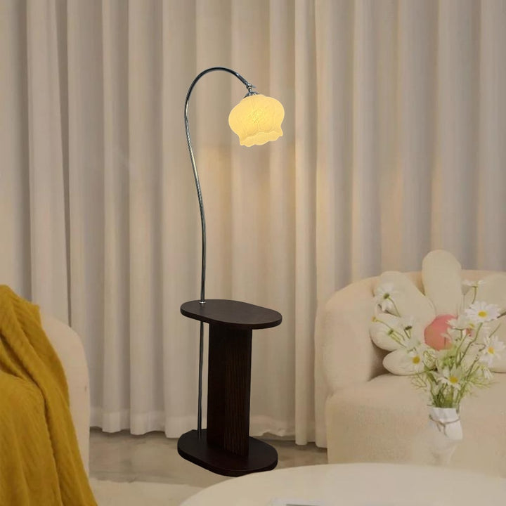 Moderne Bogen-Stehlampe mit integriertem Beistelltisch