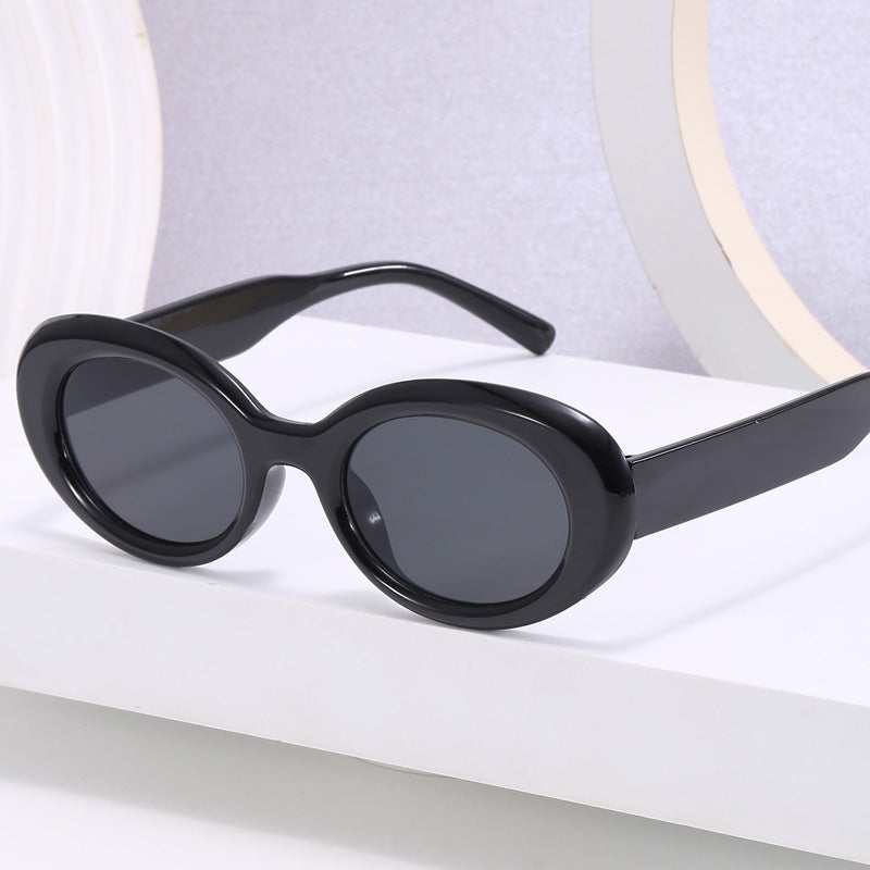 Damen Oversized-Sonnenbrille im modernen Design Karnz