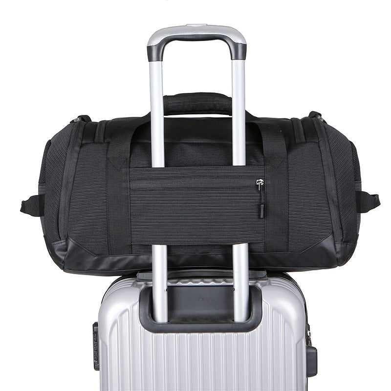 Geräumige Sport- und Reisetasche mit Verstärktem Boden Karnz