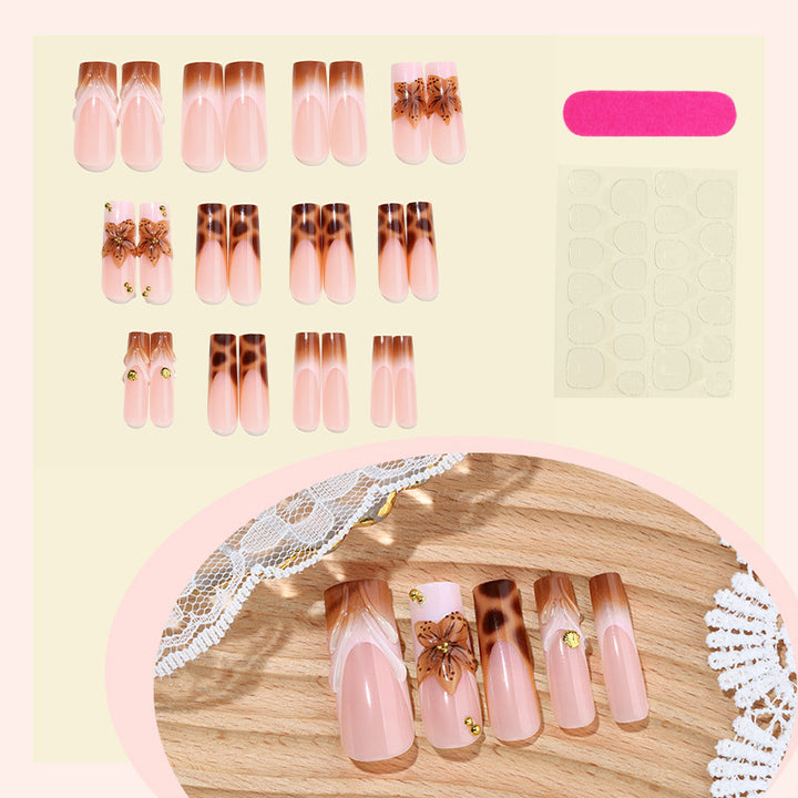 Elegante florale Press-On-Nagelset Karnz