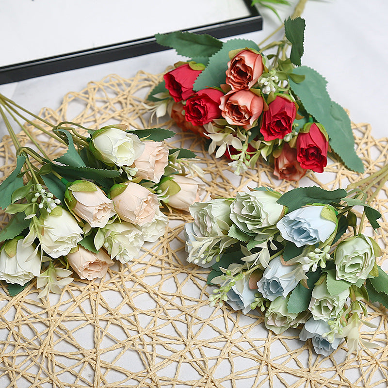 Künstlicher Blumenstrauß für die Wohnkultur