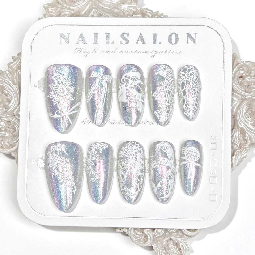 Press-On Nagelkunst-Kollektion mit holografischem Spitzenmuster