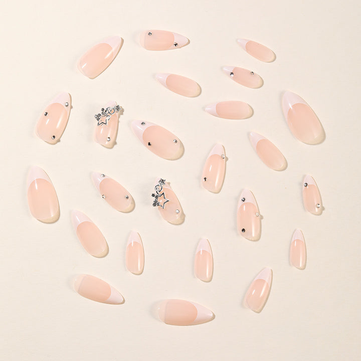 Hochglanz Stiletto Nagelkunst Karnz