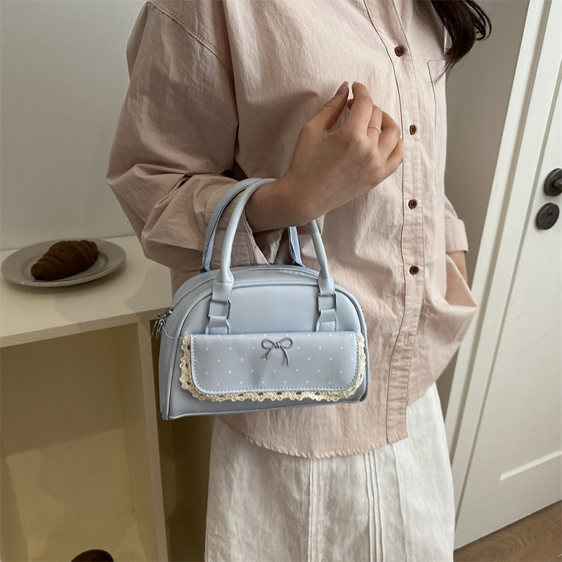 Strukturierte Mini-Satteltasche