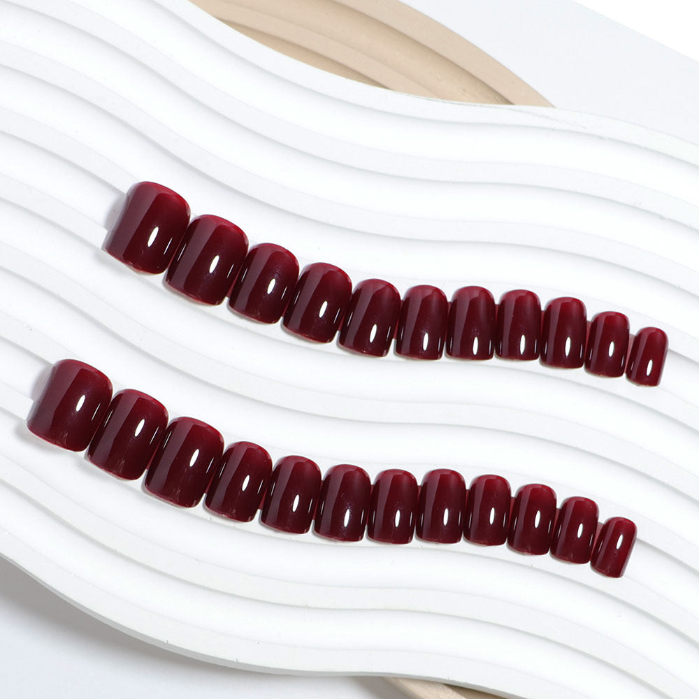 Glänzendes Press-On Nagelset mit eleganter Form Karnz