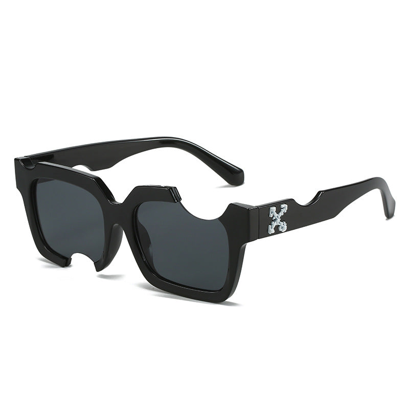 Damen moderne, geometrische Sonnenbrille mit außergewöhnlichem Rahmen Karnz