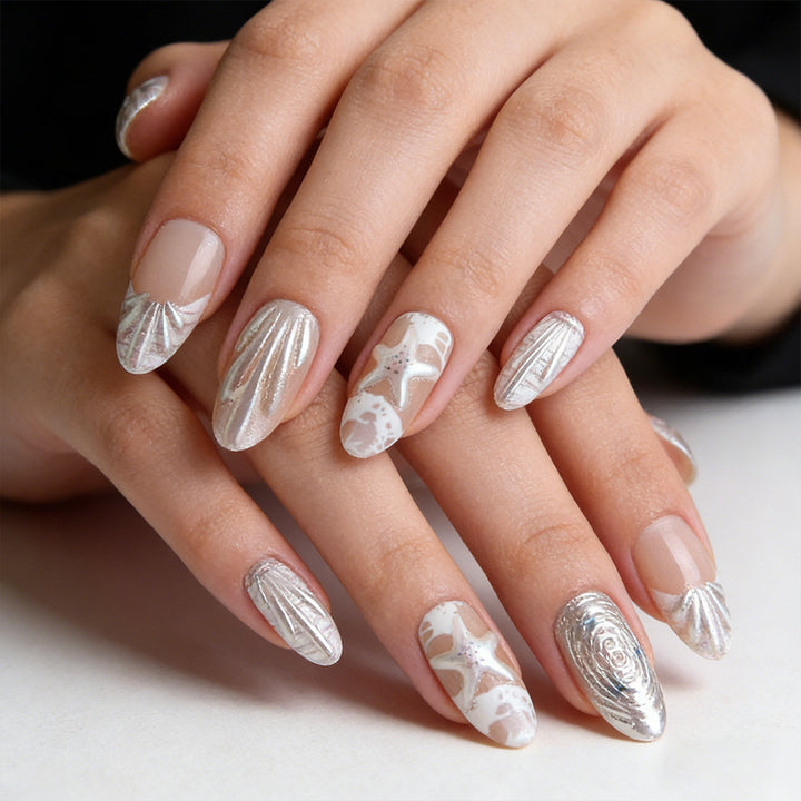 Künstlerisches ozeaninspiriertes Gel-Nägel-Design Karnz