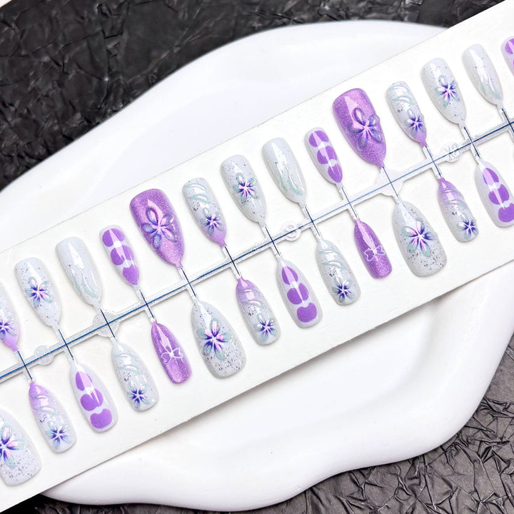 Blumenmuster Press-On Nail Art Kollektion