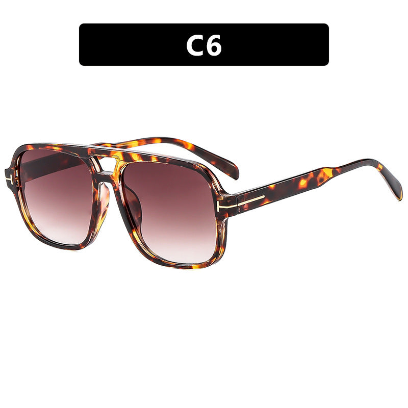 Damen quadratische Designerbrille mit filigranem Rahmen und modernem Kunststoffmaterial Karnz