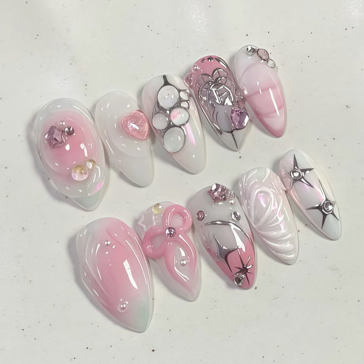 Dekoratives Press-On Nagelkunstset mit Strass-Akzenten