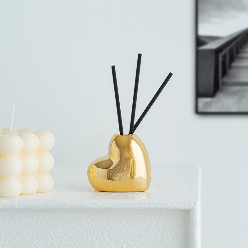 Elegante Dekorative Herzfigur Karnz