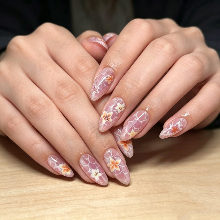 Schickes mandelförmiges Press-On-Nagelset Karnz