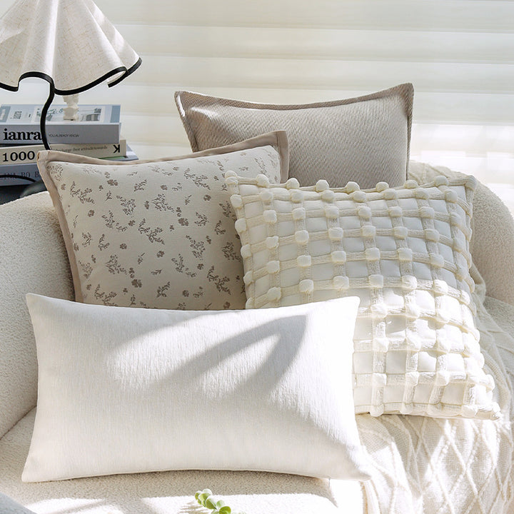 Dekorativer Zierkissenbezug mit floraler Jacquard-Struktur und Samt-Borte Karnz