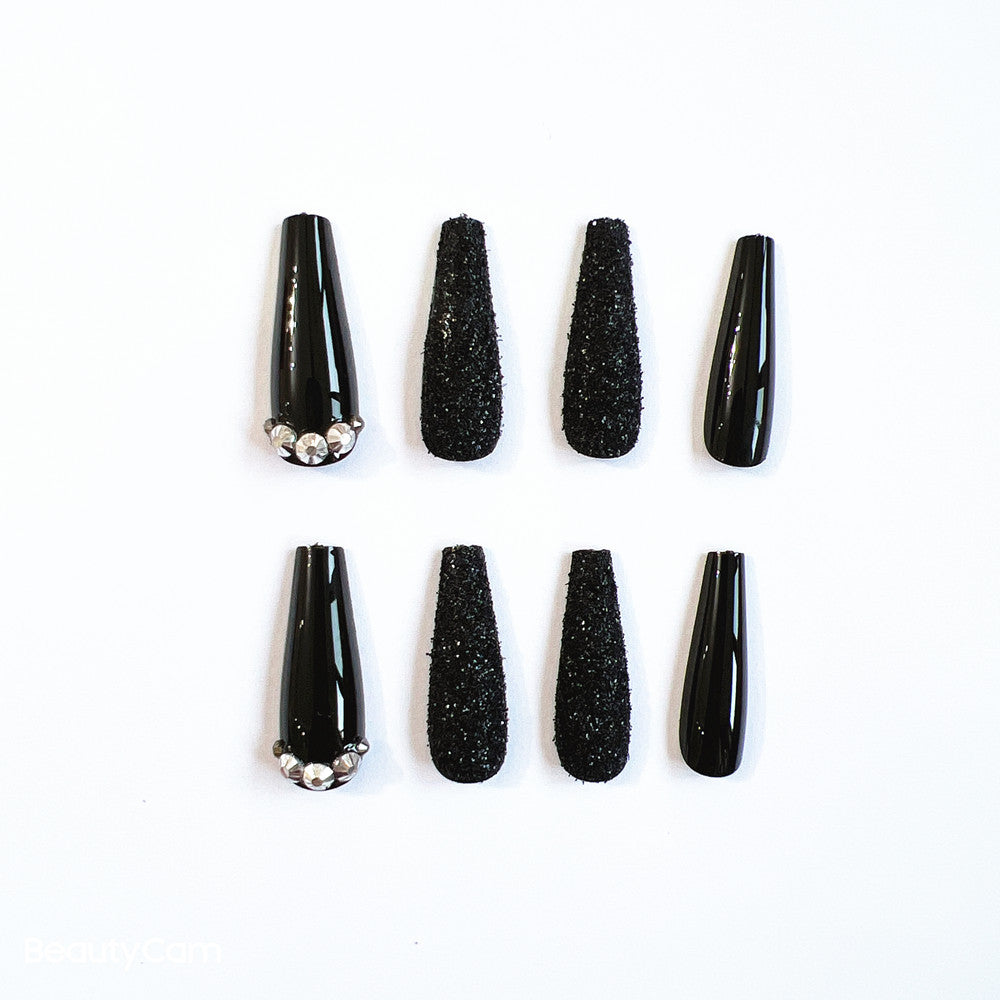 Glamouröse mit Strass besetzte Press-On-Nagelspitzen