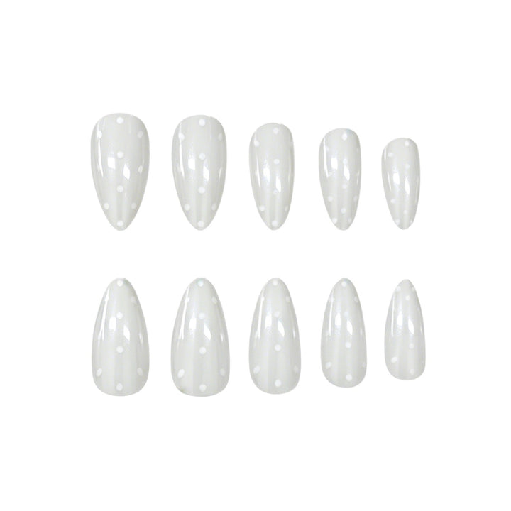 Elegante mandelförmige Nagelkunst Karnz