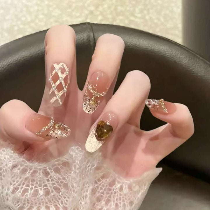 Premium Künstlerische Press-On Nageldesign Karnz