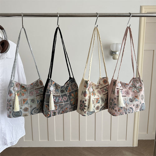 Bestickte Boho-Umhängetasche