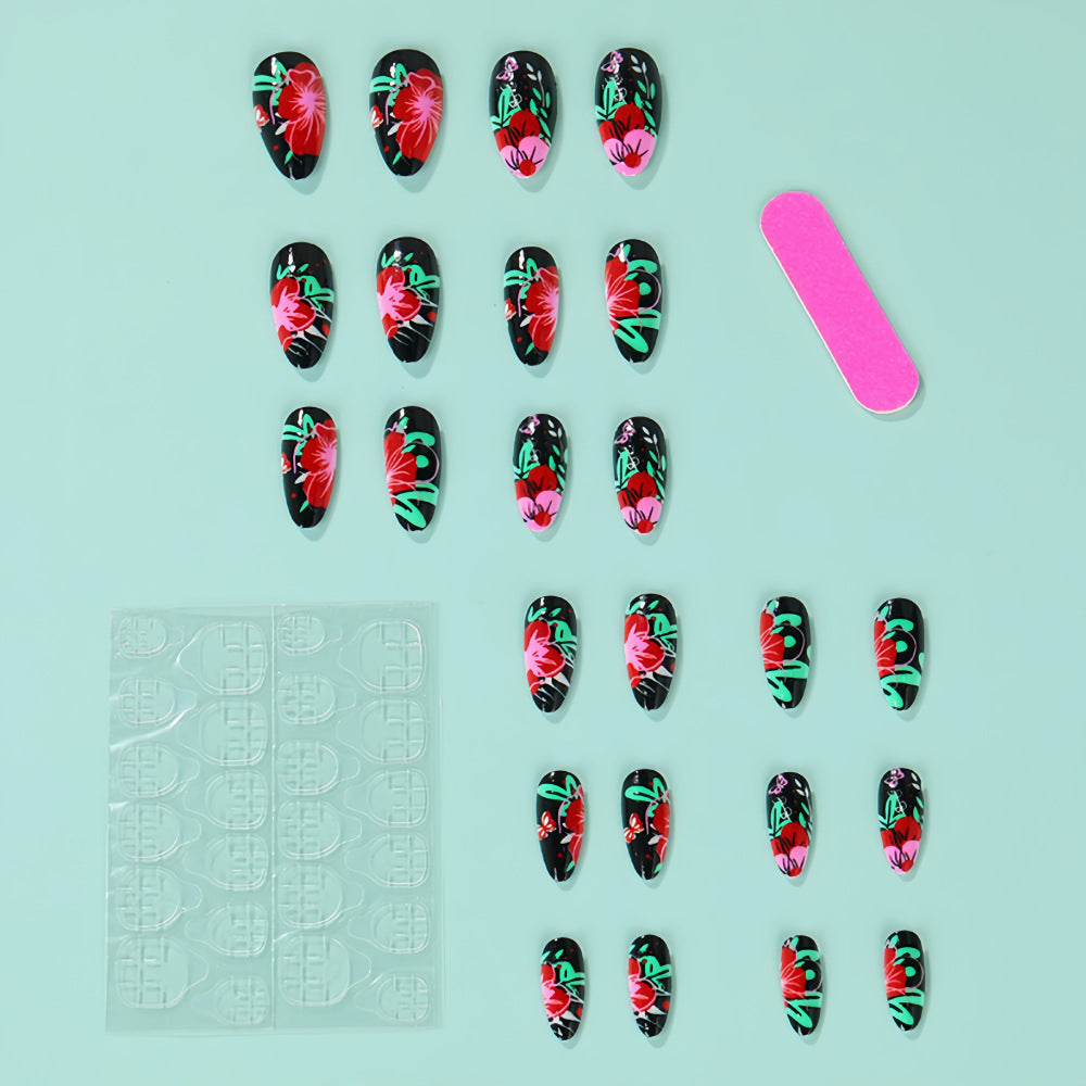 Kunstnägel mit floralen Designs Karnz