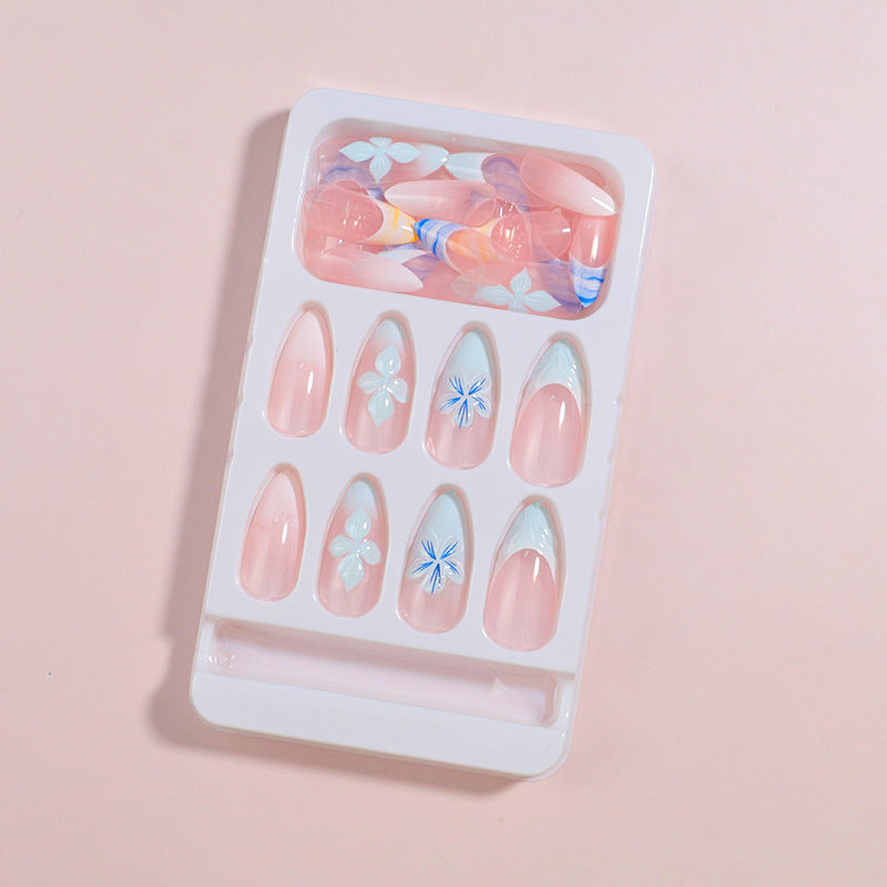 Premium Press-On Nail Set mit dekorativen Akzenten Karnz