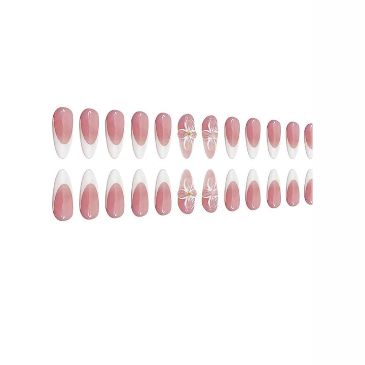 Künstlerische florale Nagelkunstverzierungen Karnz