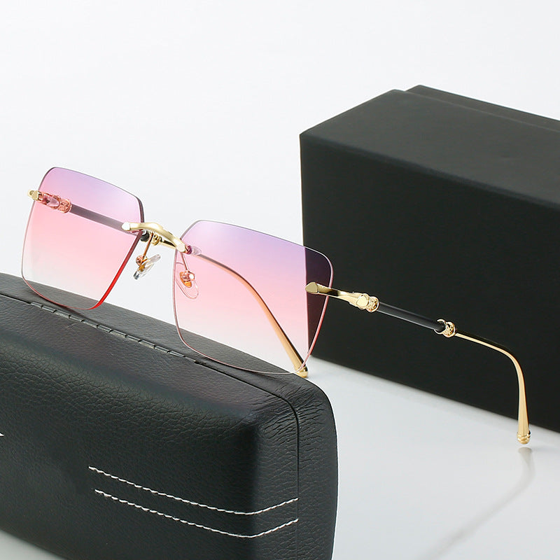Damen modische Sonnenschutzbrille mit quadratischem Rahmen und luxuriösen Akzenten Karnz