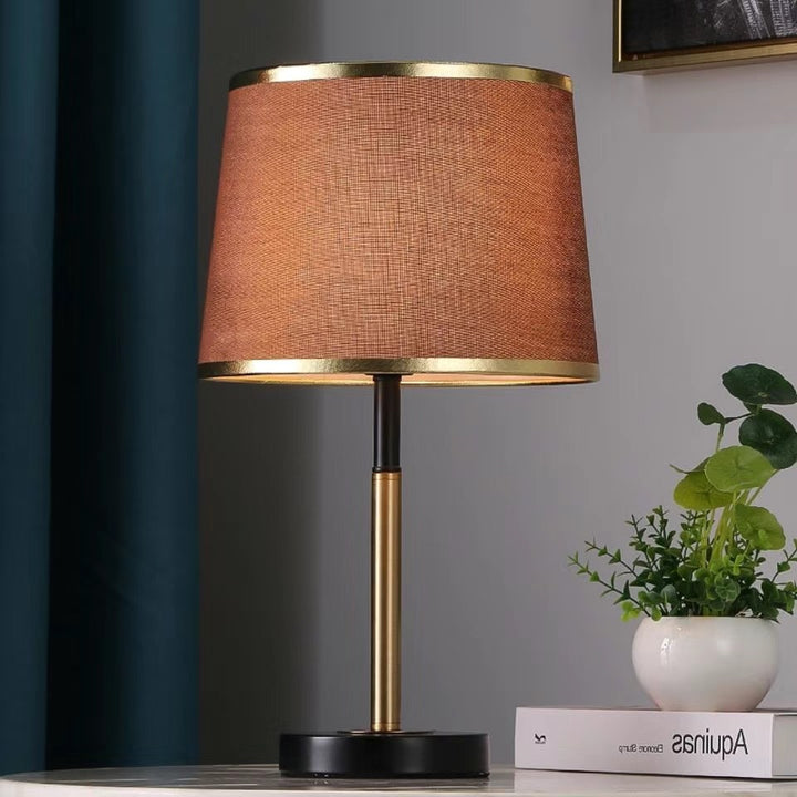 Elegante Minimalistische Tischlampe