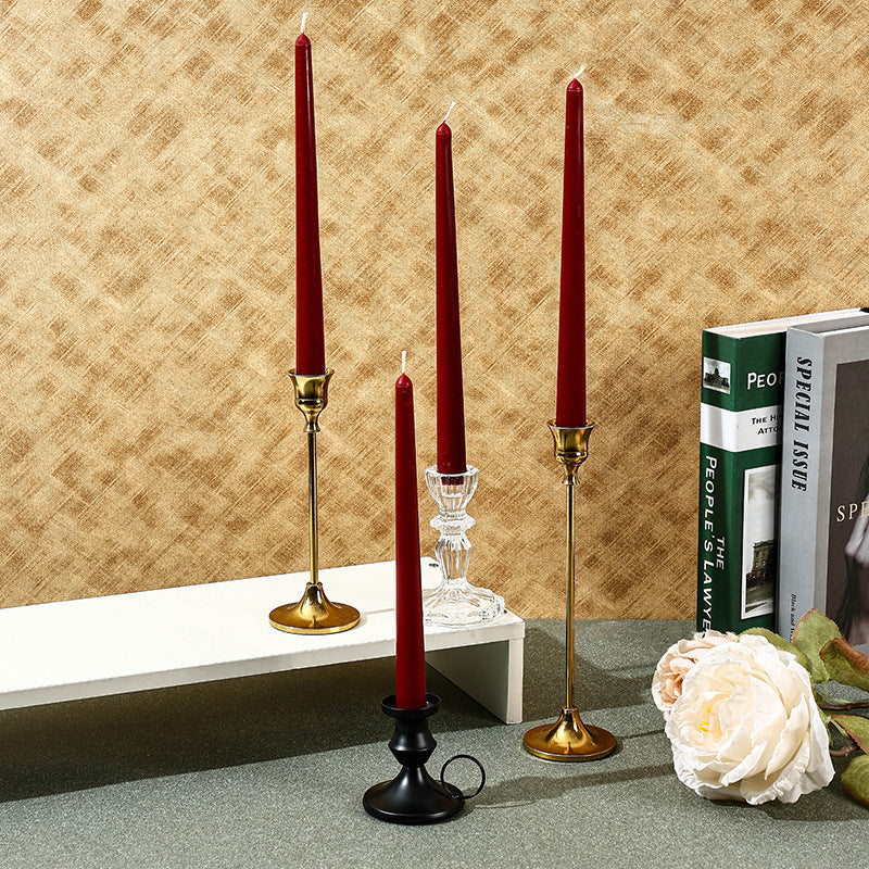 Geruchloses Slim Taper Kerzenpaar mit klaren Kristallglas-Kerzenhaltern