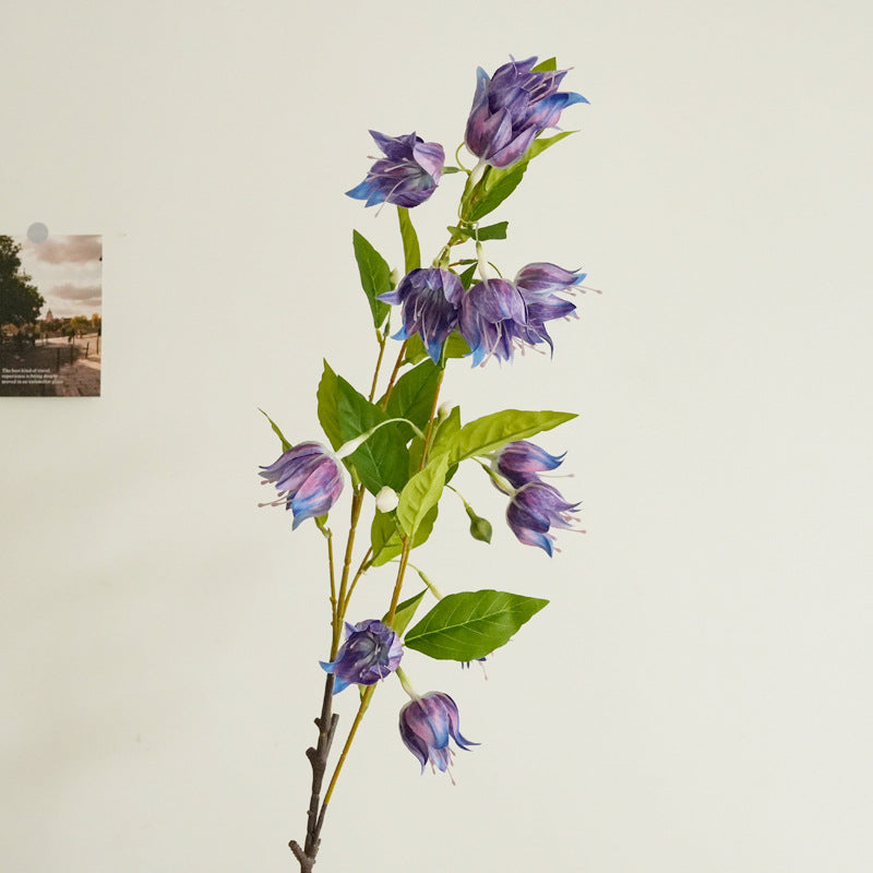 Dekorative Kunstblumen Karnz