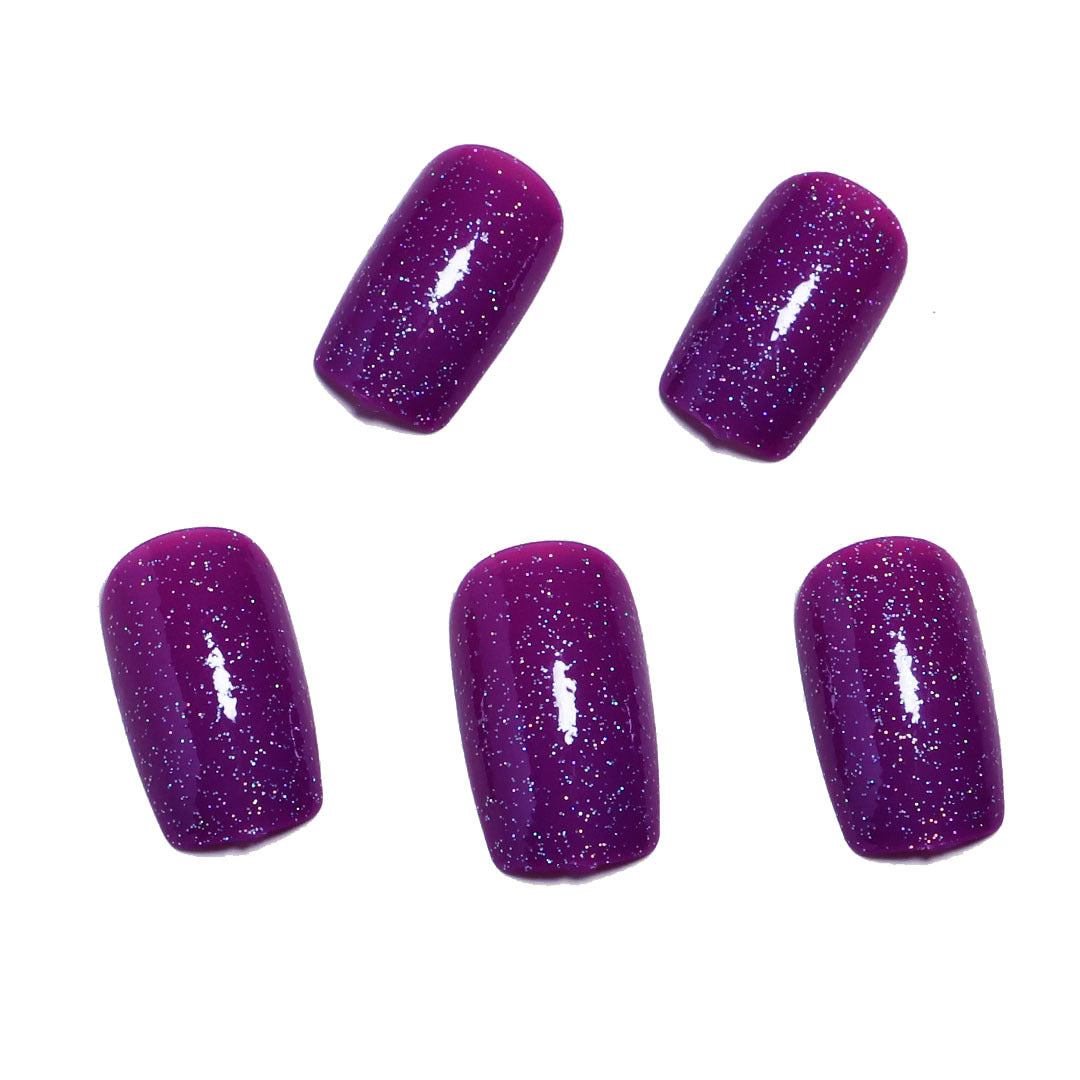 Glitzernde Gel-Nail-Tipps Karnz