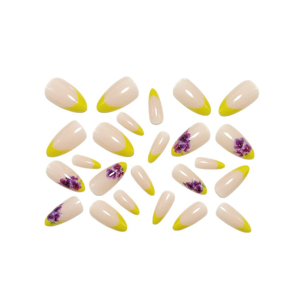 Kunstnägel mit Verspieltem Blumen- und Farbverlauf-Design Karnz
