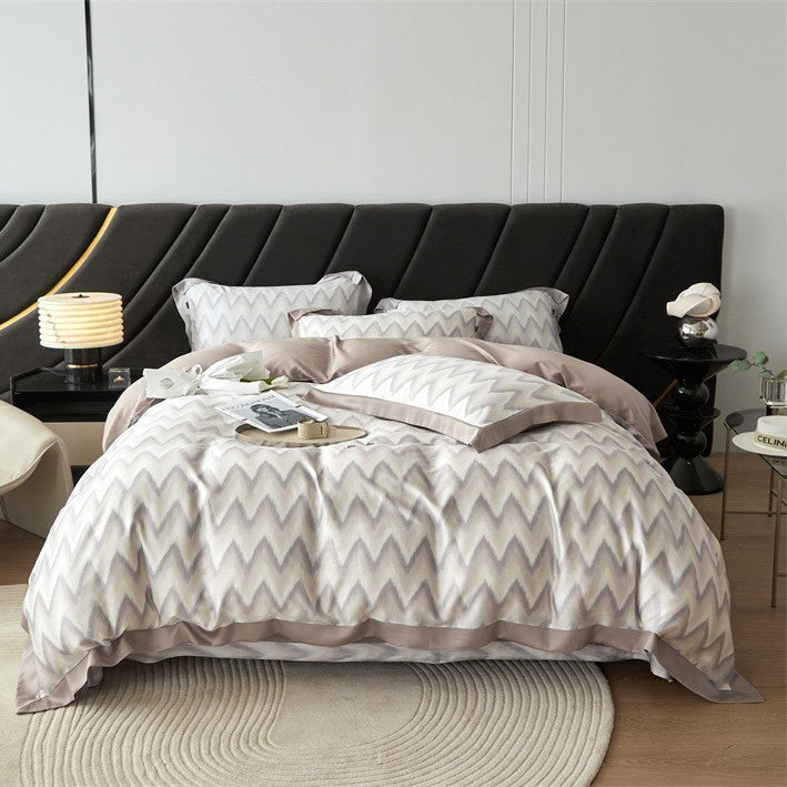 Luxuriöse Satin-Bettwäsche-Garnitur mit geometrischem Jacquardmuster und Satinbesatz Karnz