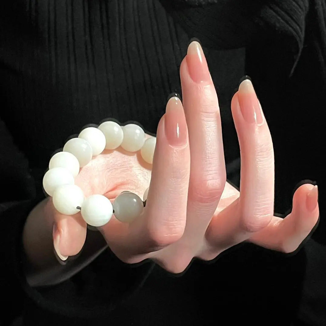 Glänzendes natürliches Press-On-Nagelset Karnz