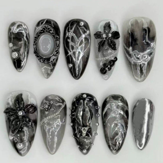 Künstliche Nagelspitzen mit glamourösem Schwarz-Weiß-Design Karnz