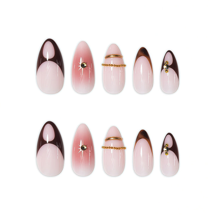 Glamouröse dekorative Press-on-Nagelkunst Karnz